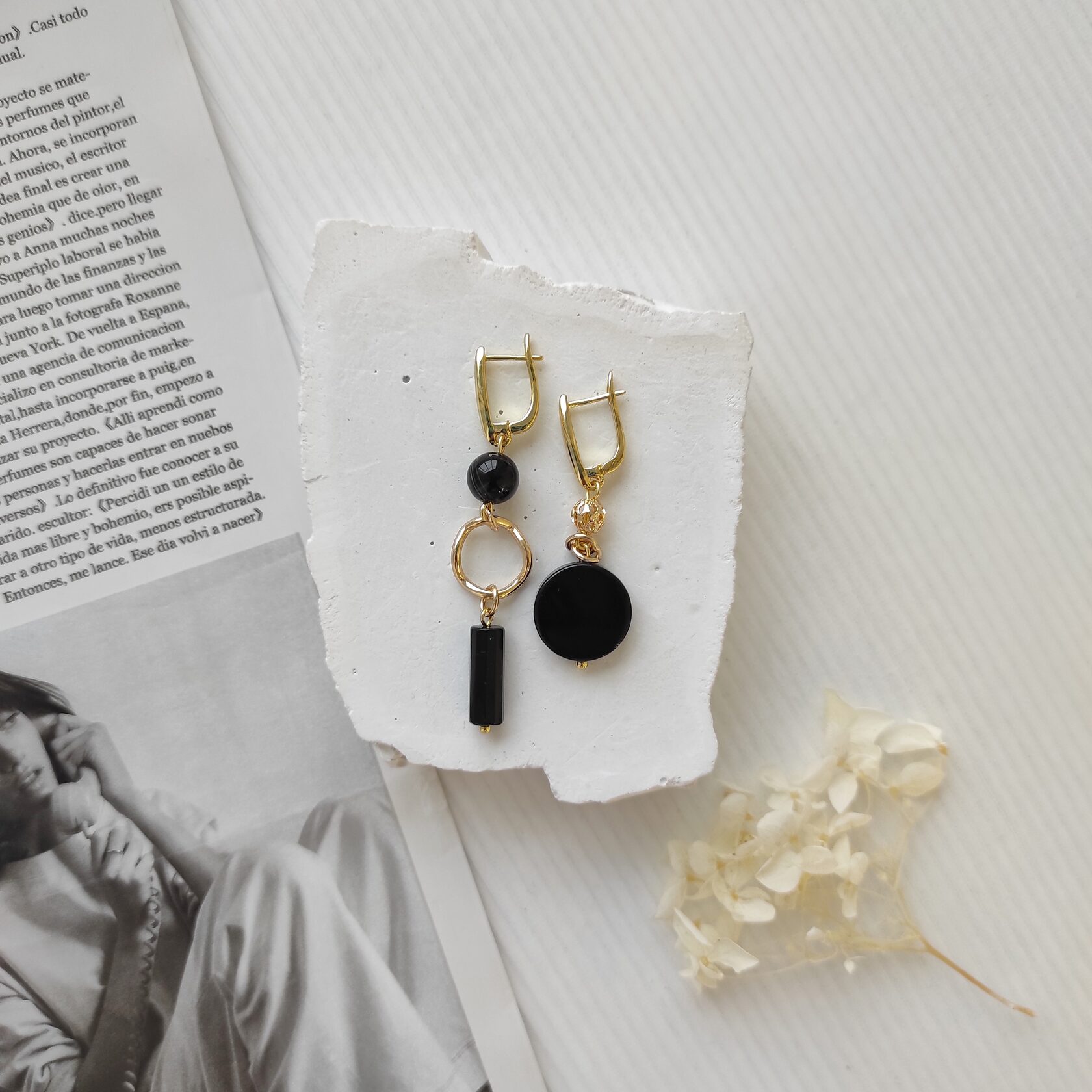 Серьги из черного агата и оникса в позолоченой фурнитуре