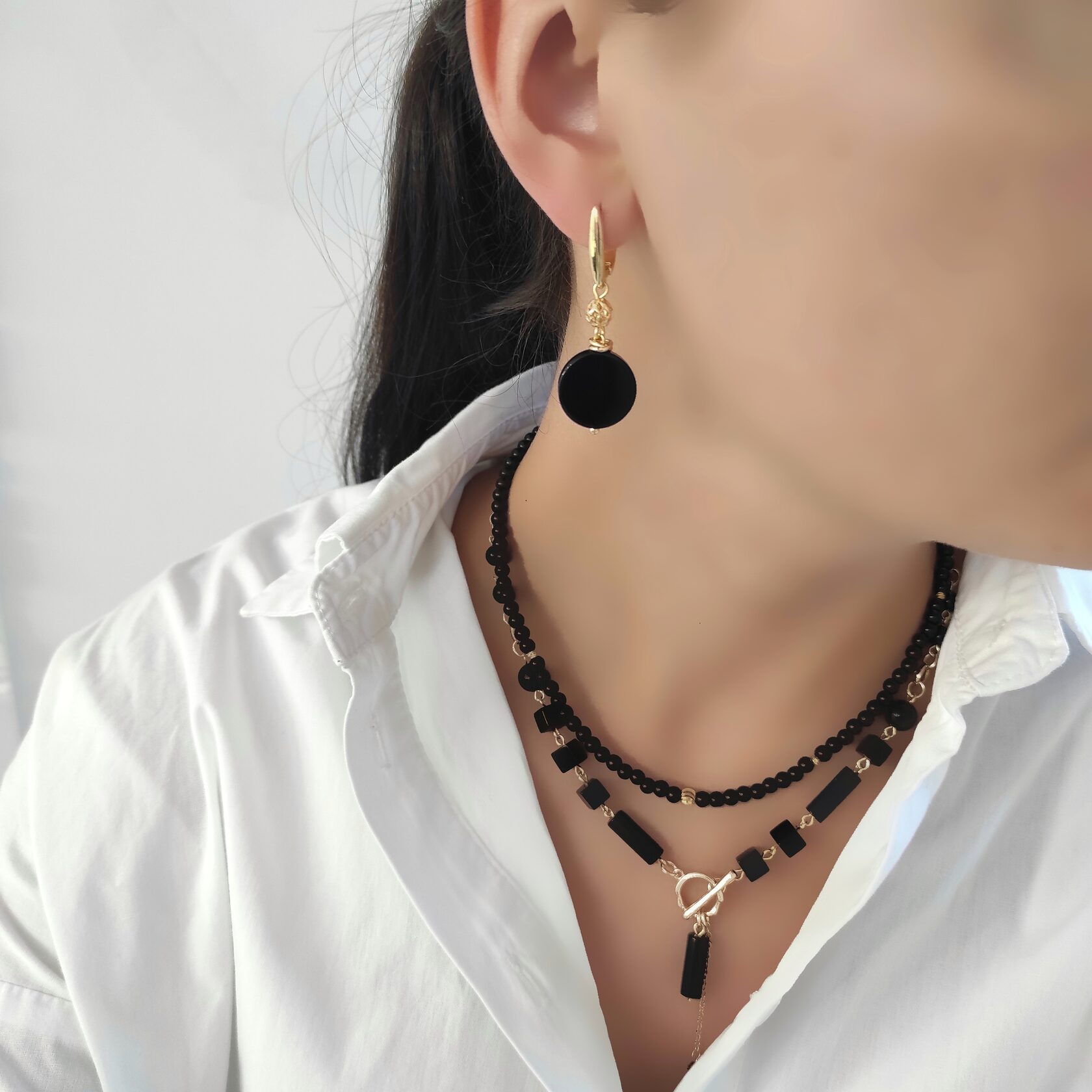 Серьги из черного агата и оникса в позолоченой фурнитуре