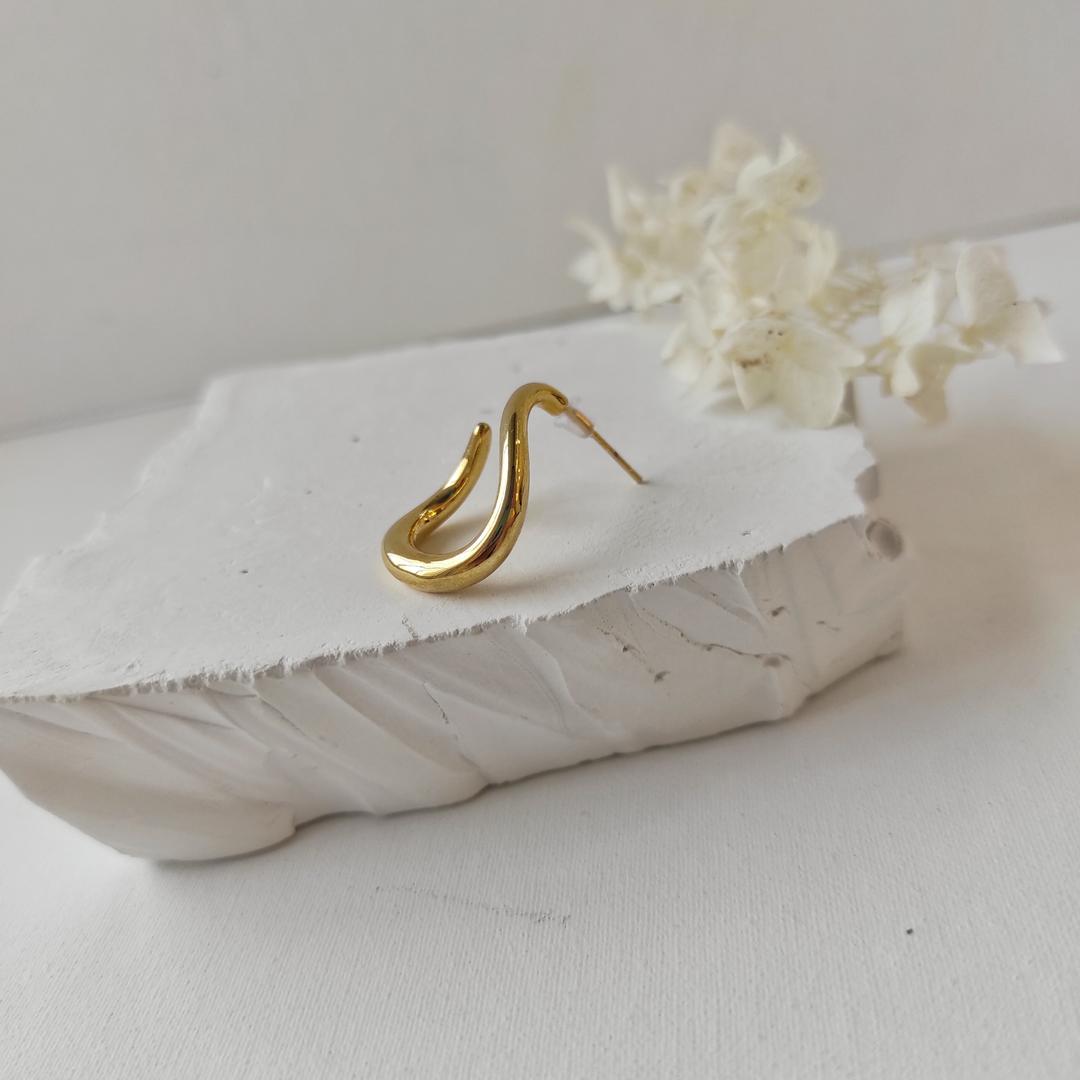 Серьги - гвоздик в позолоченой фурнитуре