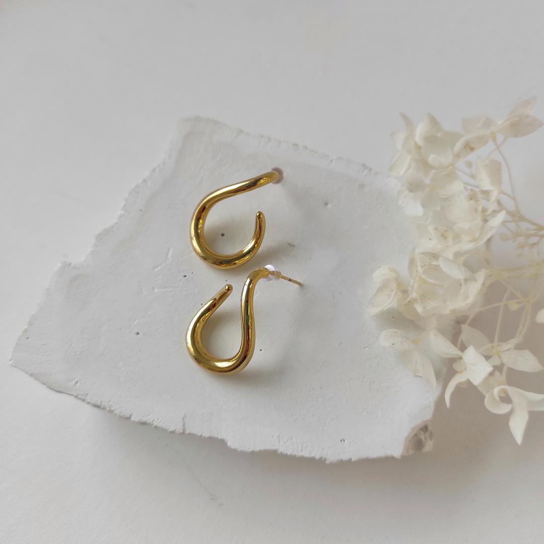 Серьги - гвоздик в позолоченой фурнитуре