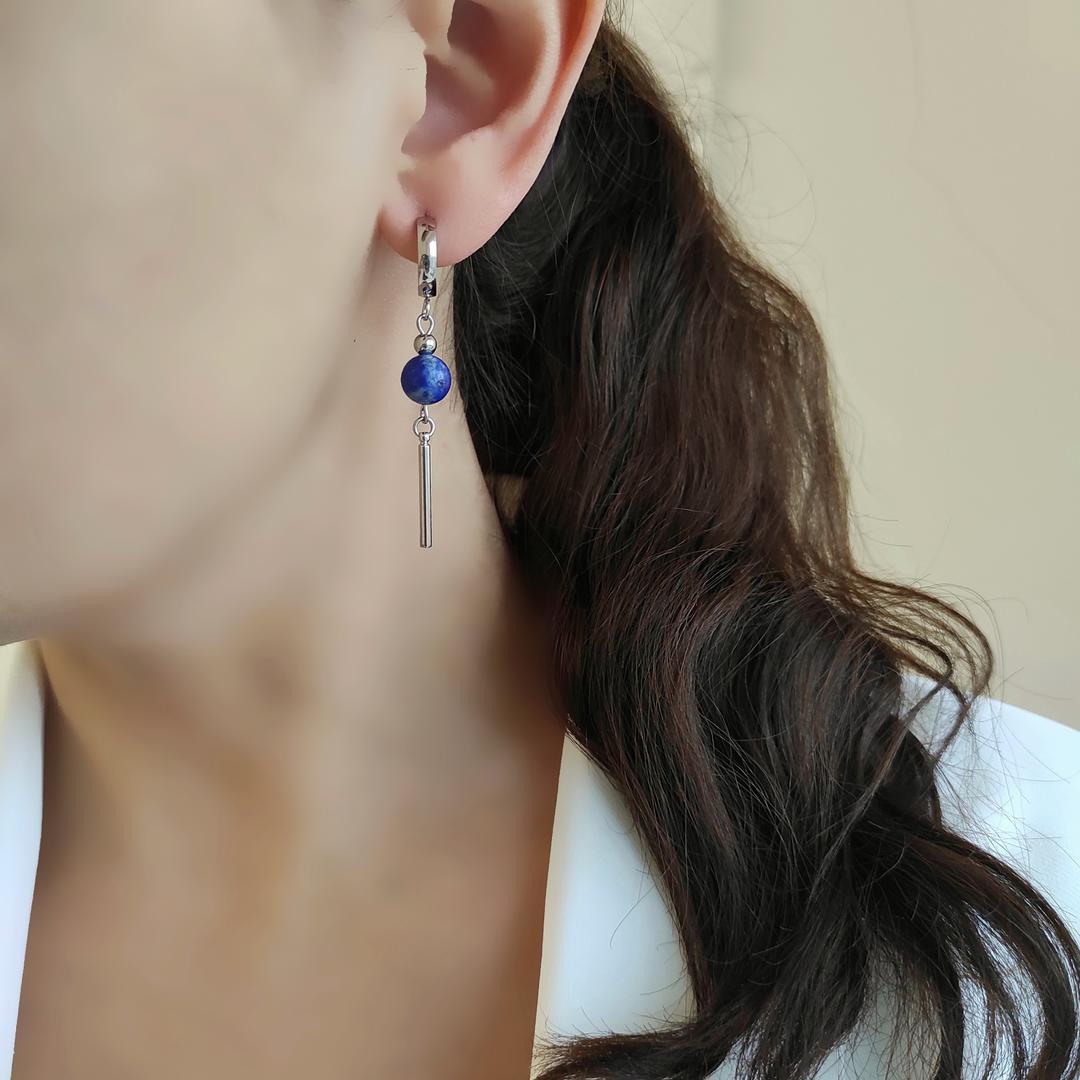 Серьги с лазуритом и шариком в белом металле