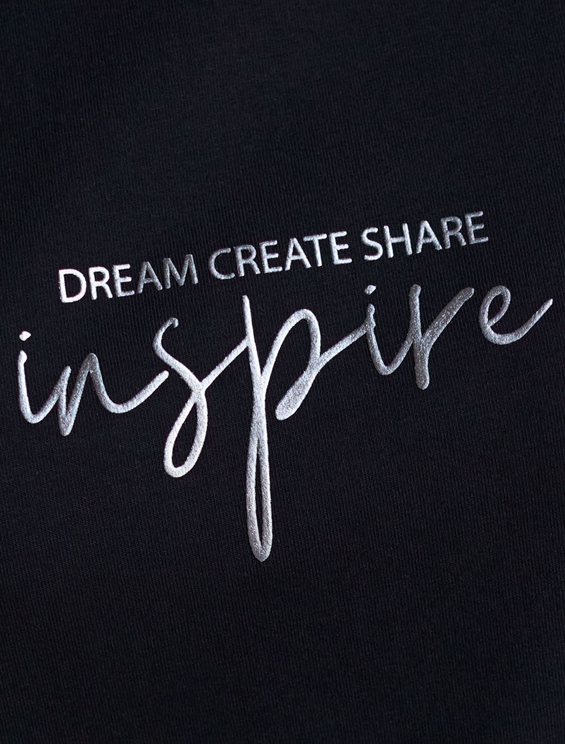 Футболка из премиального хлопка с авторским принтом