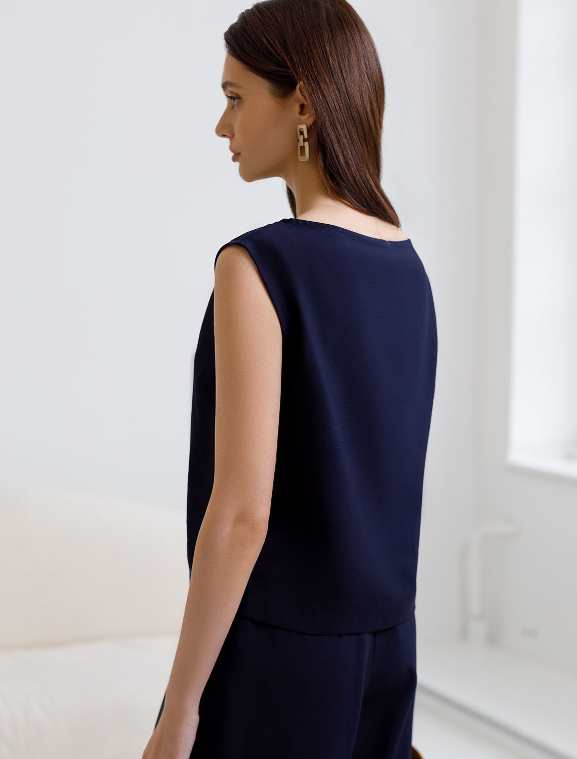 Топ c вырезом лодочка из плотного лиоцелла