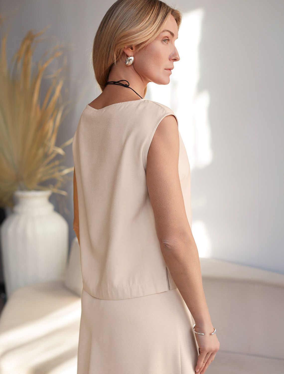 Топ c вырезом лодочка из плотного лиоцелла