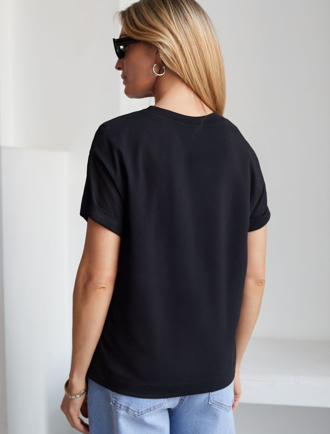 Футболка из премиального хлопка с авторским принтом