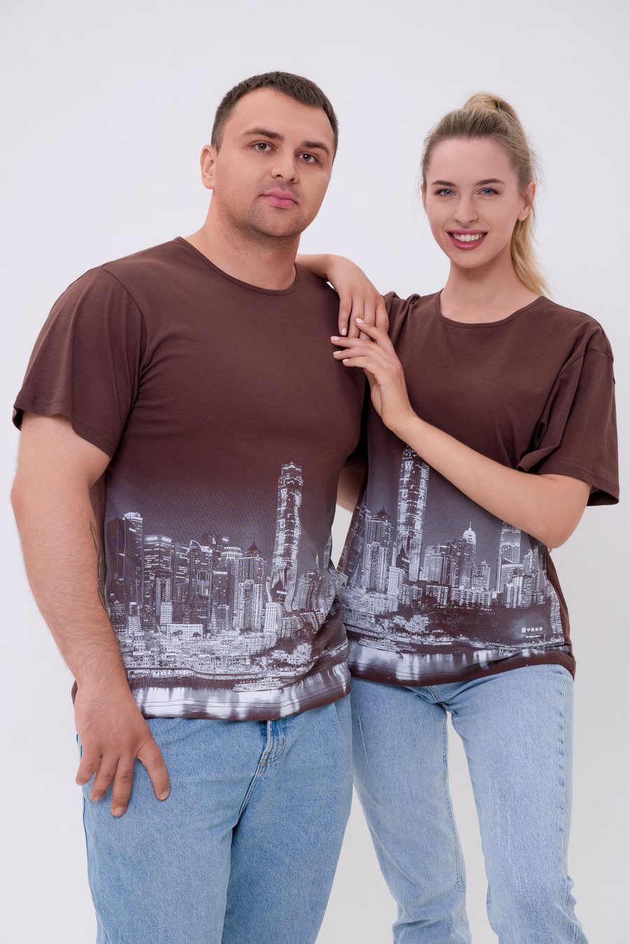 Футболка Город унисекс / шоколадный