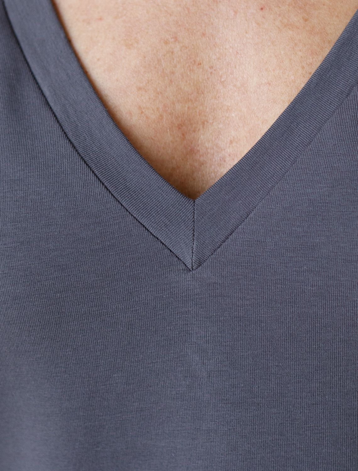 Ст.цена 1190р Футболка из премиального хлопка с эластаном D49.096 т.серый