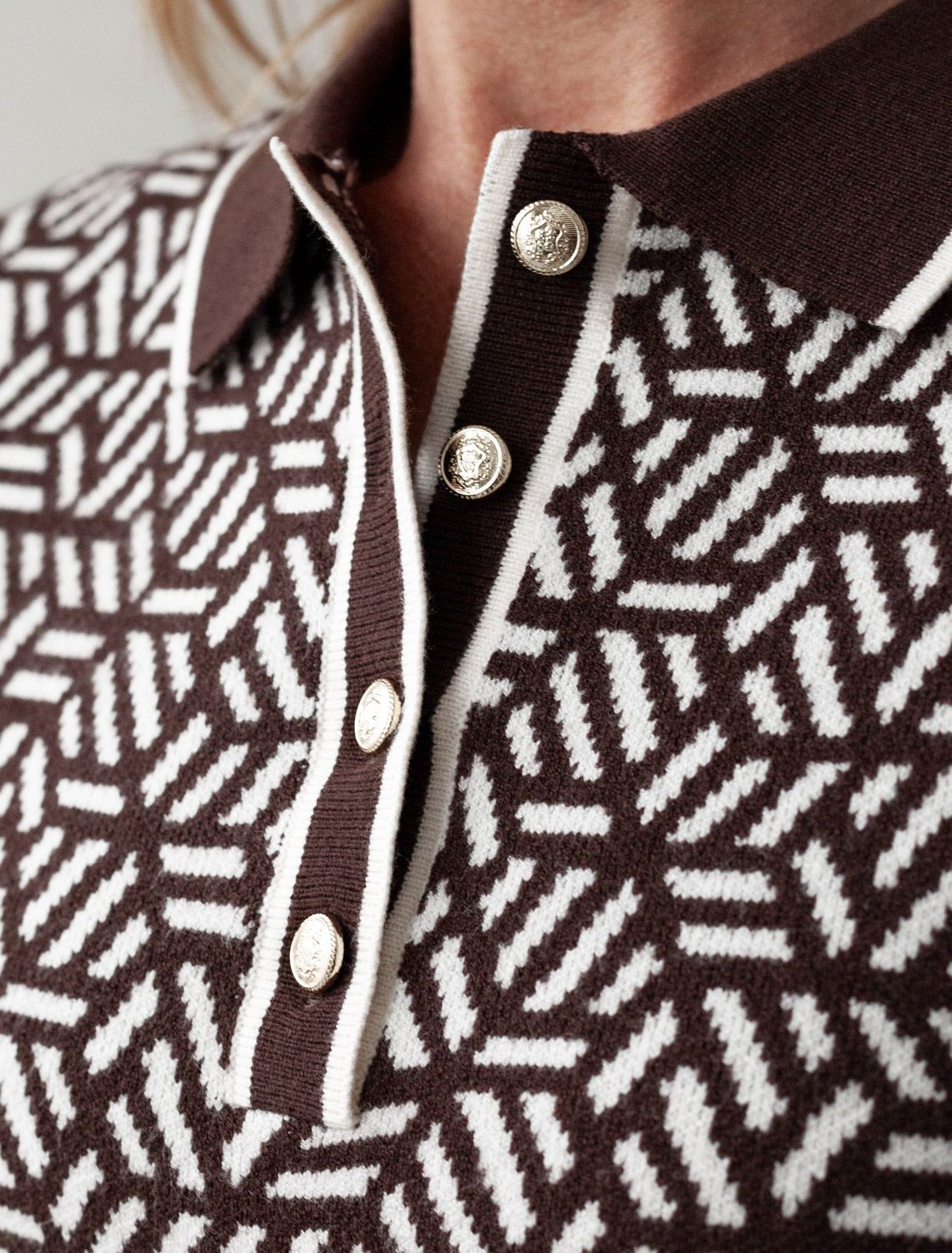 Ст.цена 2390р Джемпер жаккардовой вязки с кашемиром D39.361 кофейный