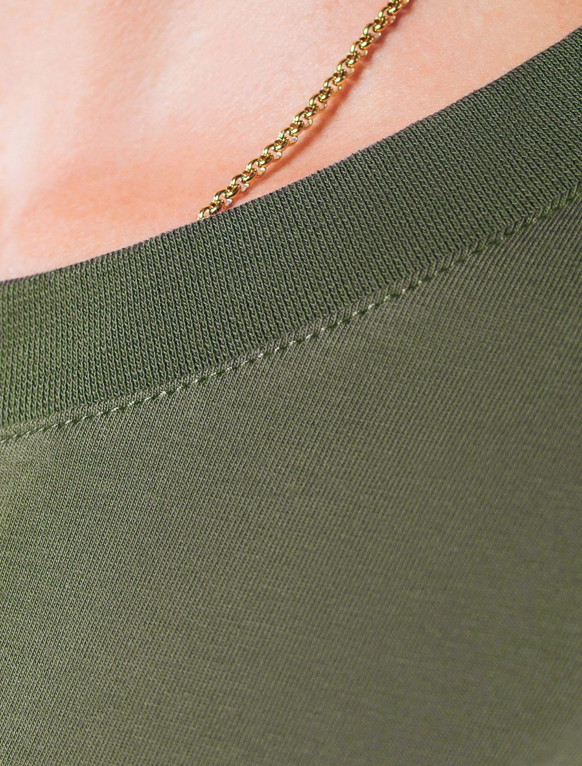 Ст.цена 1190р Футболка из премиального хлопка с эластаном D49.987 темно-оливковый