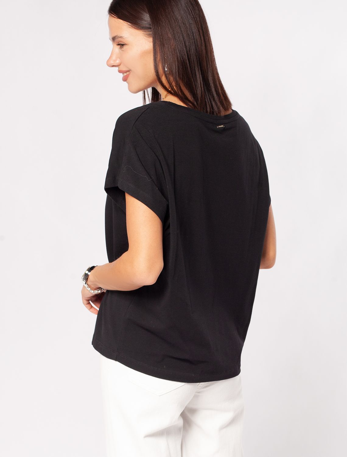 Ст.цена 1150р Футболка с цельнокроеным рукавом из премиального хлопка D49.920 черный