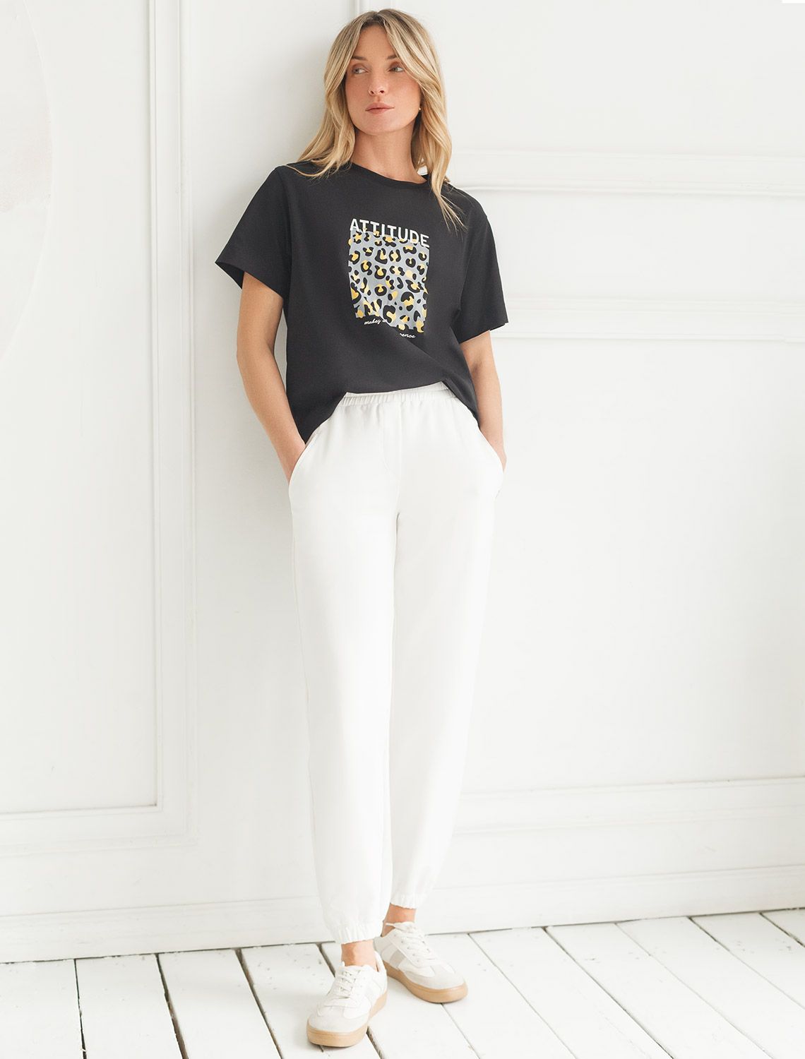 Ст.цена 1490р Футболка из премиального хлопка с авторским принтом D49.098 черный_attitude