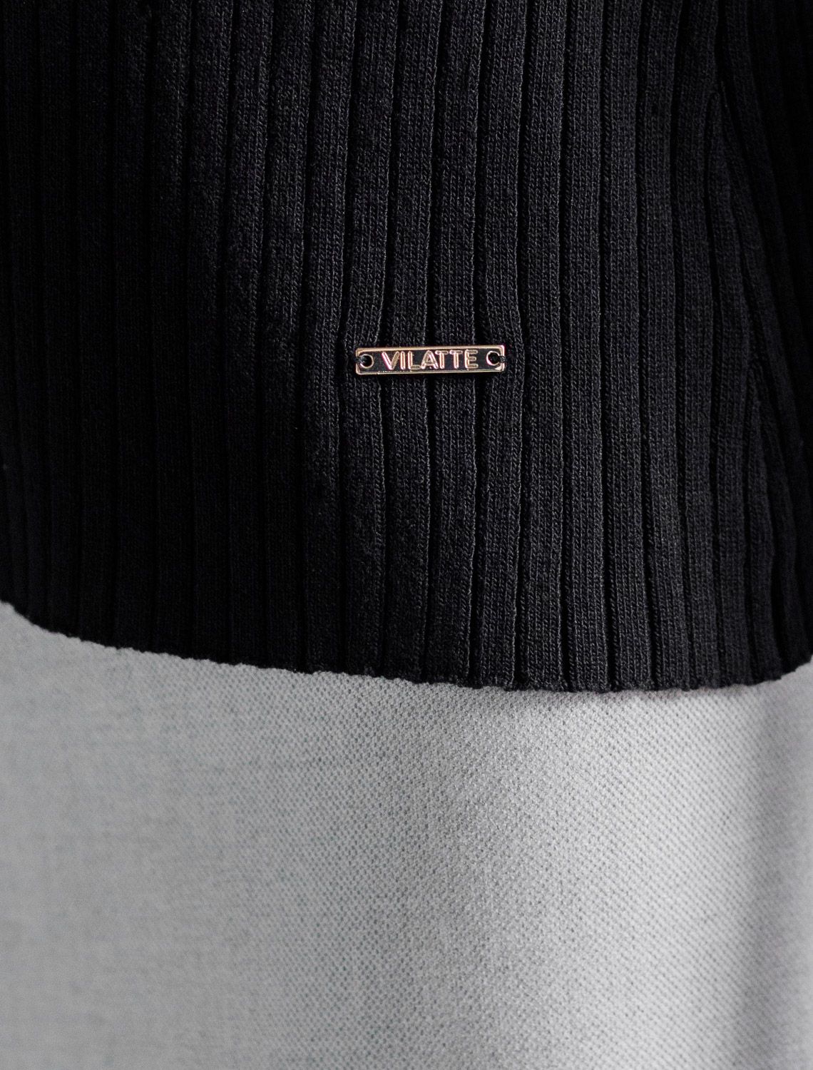 Ст.цена 1990р Джемпер тонкой вязки из вискозы с нейлоном D39.337 черный