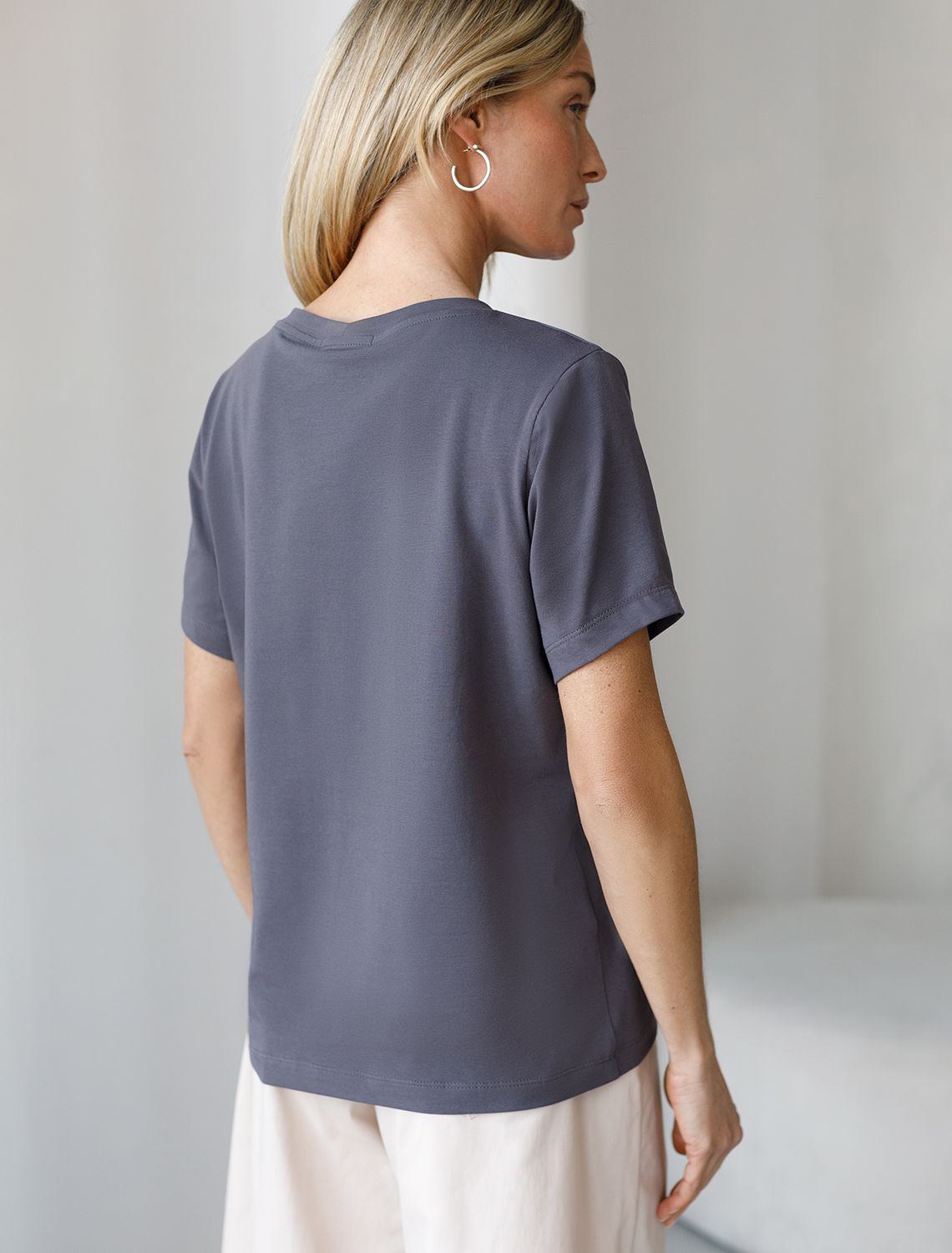 Ст.цена 1190р Футболка из премиального хлопка с эластаном D49.096 т.серый