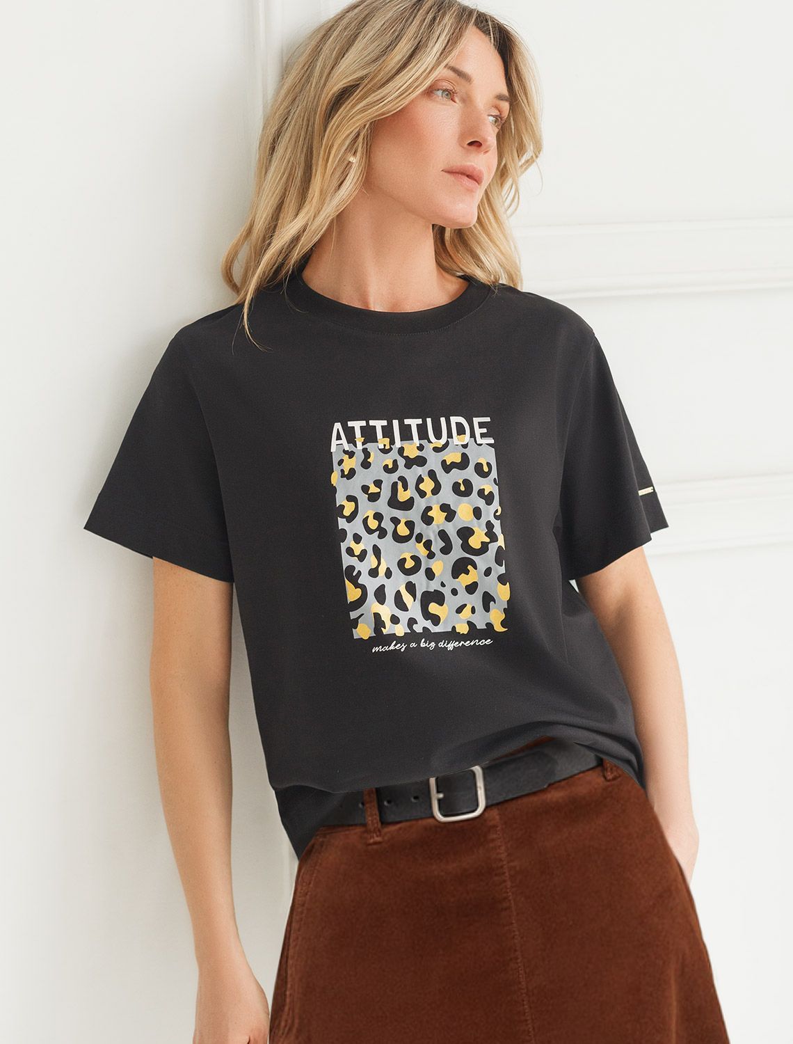 Ст.цена 1490р Футболка из премиального хлопка с авторским принтом D49.098 черный_attitude