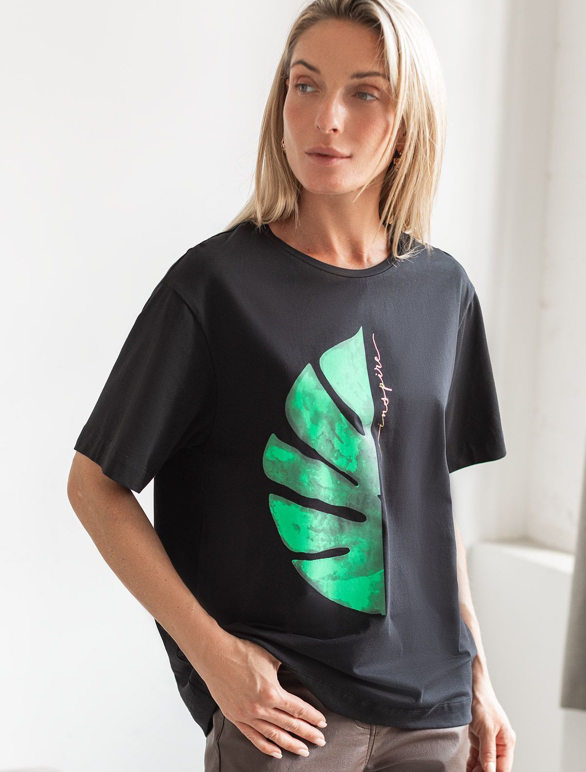 Ст.цена 990р Футболка из премиального хлопка с авторским принтом D49.089 черный_inspire