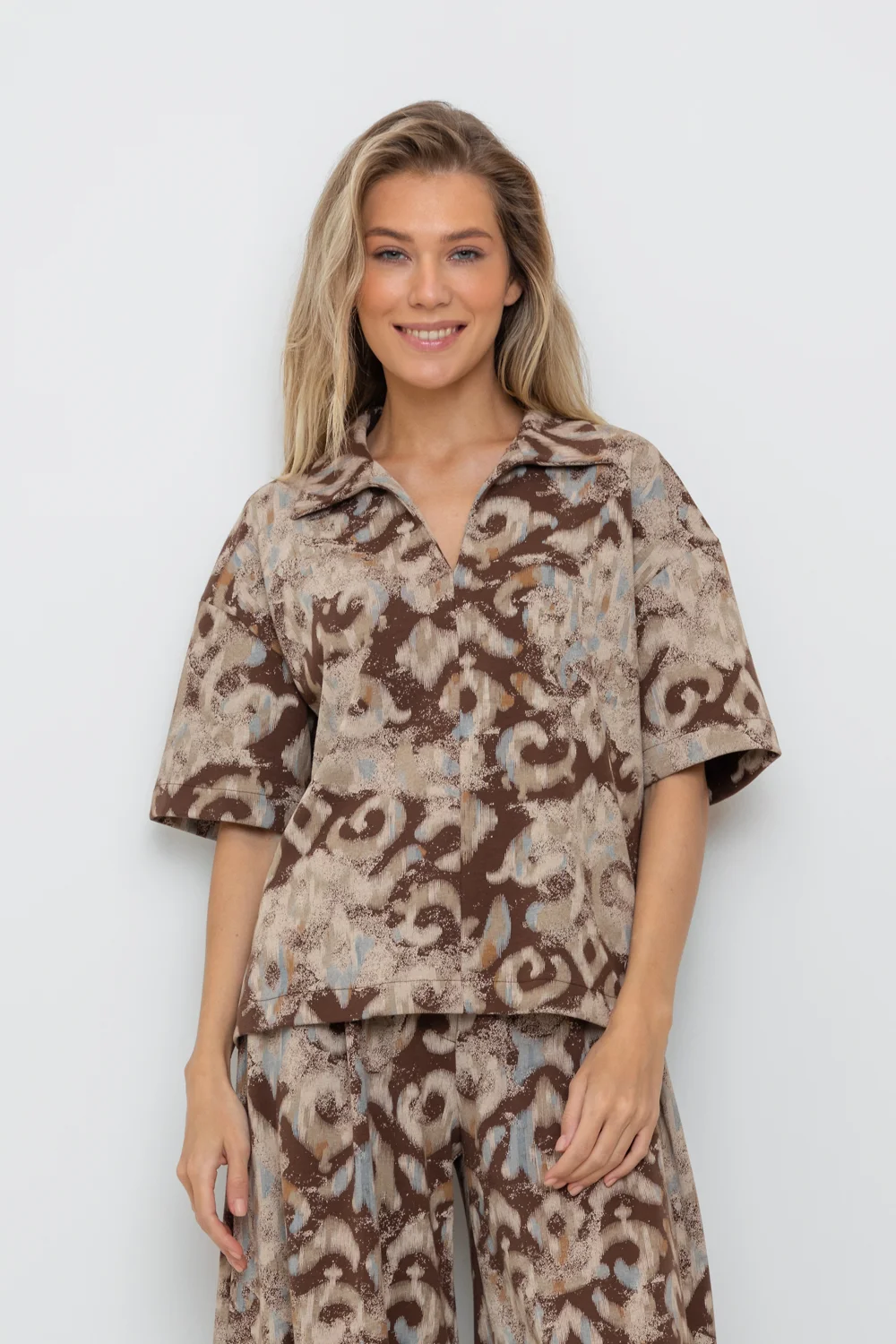 VERY NEAT Фуфайка ЕВТ 3233 кофе, этно