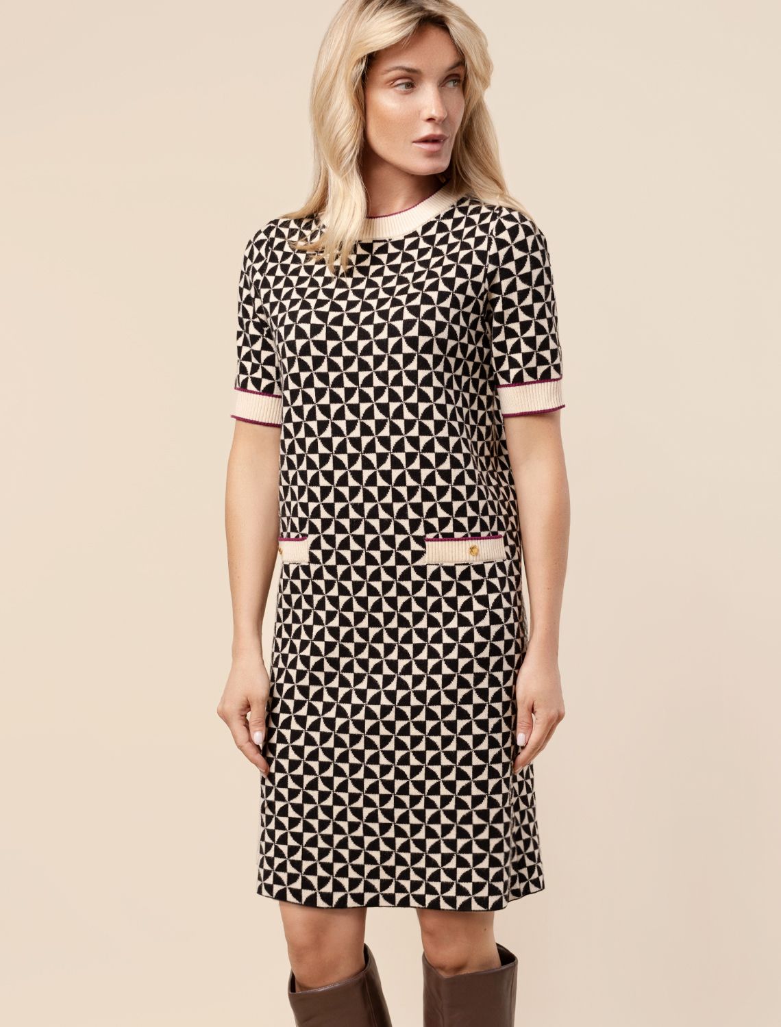 Платье жаккардовой вязки с кашемиром