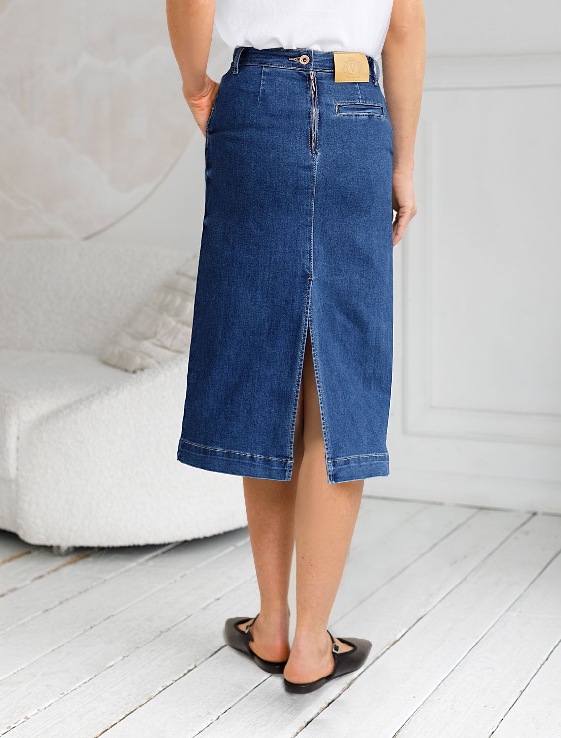 Джинсовая юбка прямая с разрезом и декоративной стиркой из эластичного денима