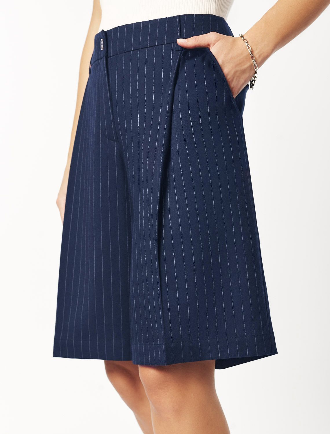 Шорты из костюмной ткани