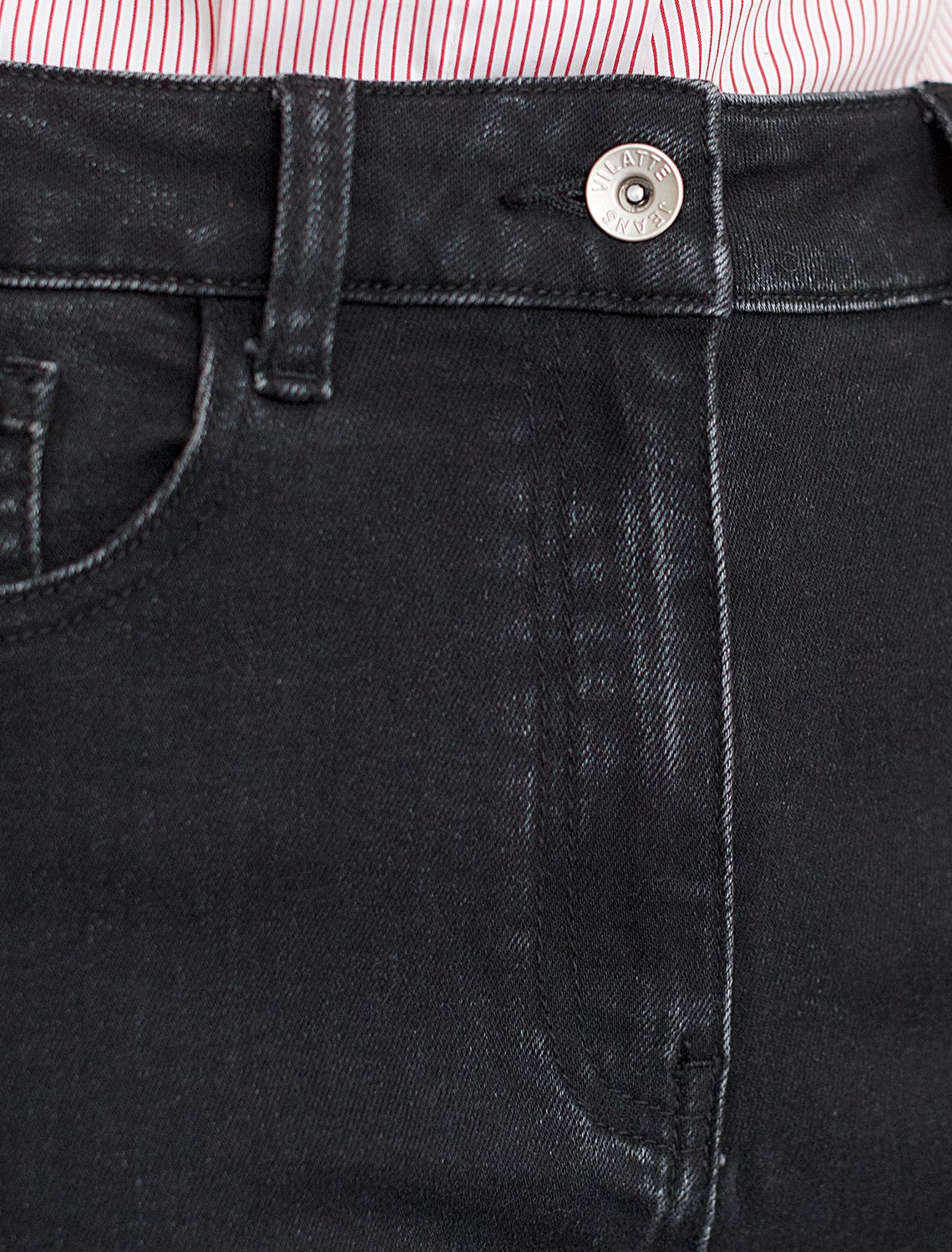 Джинсовые шорты бермуды со стрелками из эластичного денима