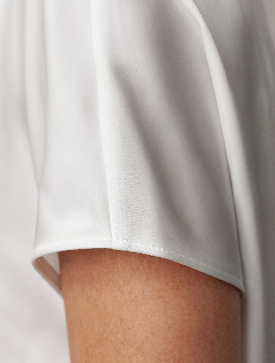 Блузка из сатина с коротким рукавом