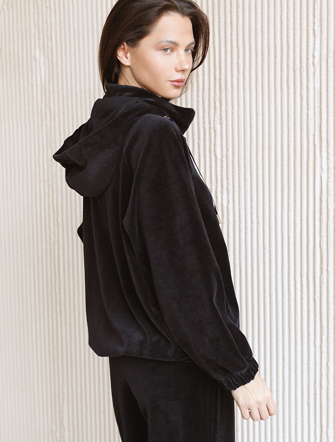 Худи из бархатистого велюра