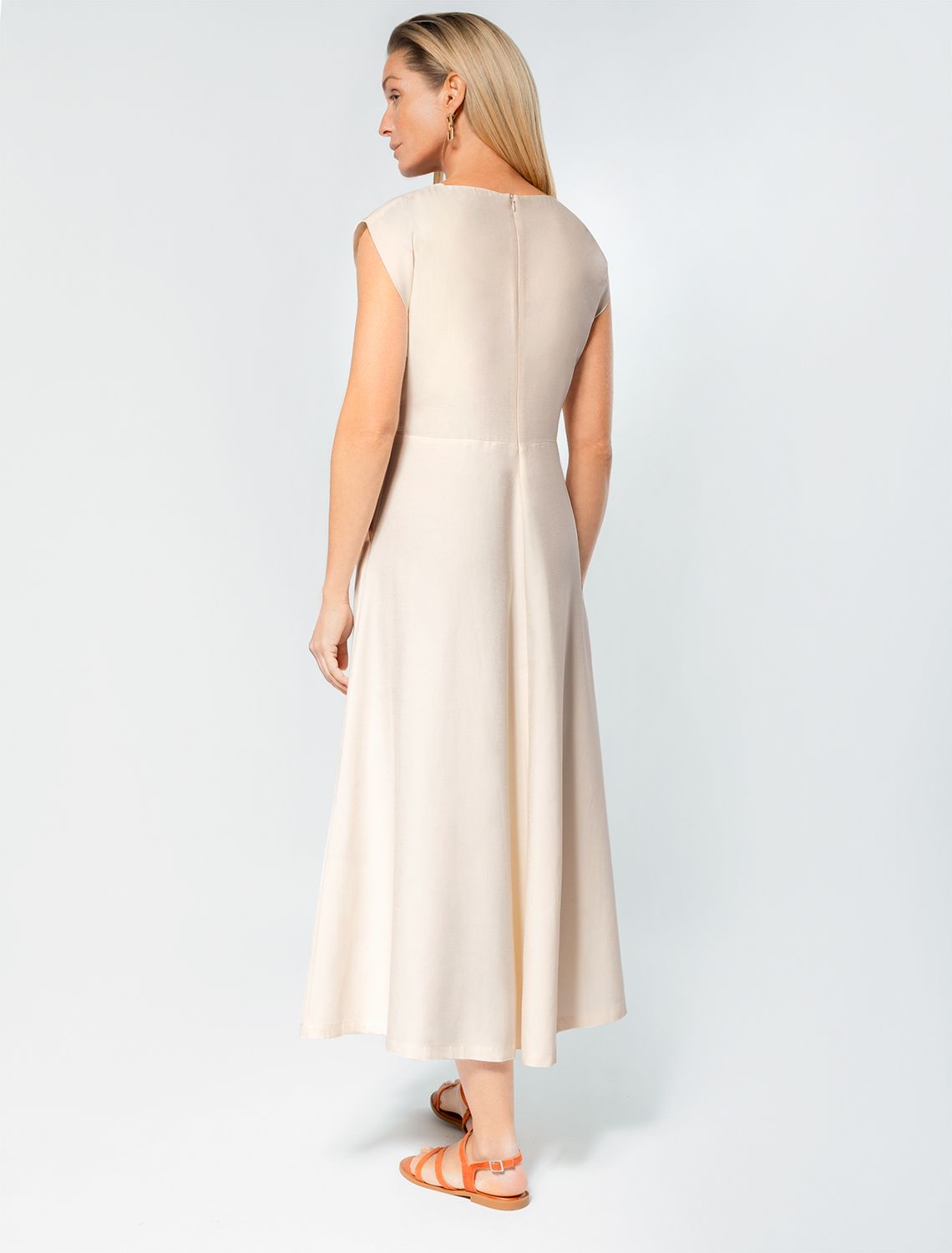 Платье из плотного лиоцелла