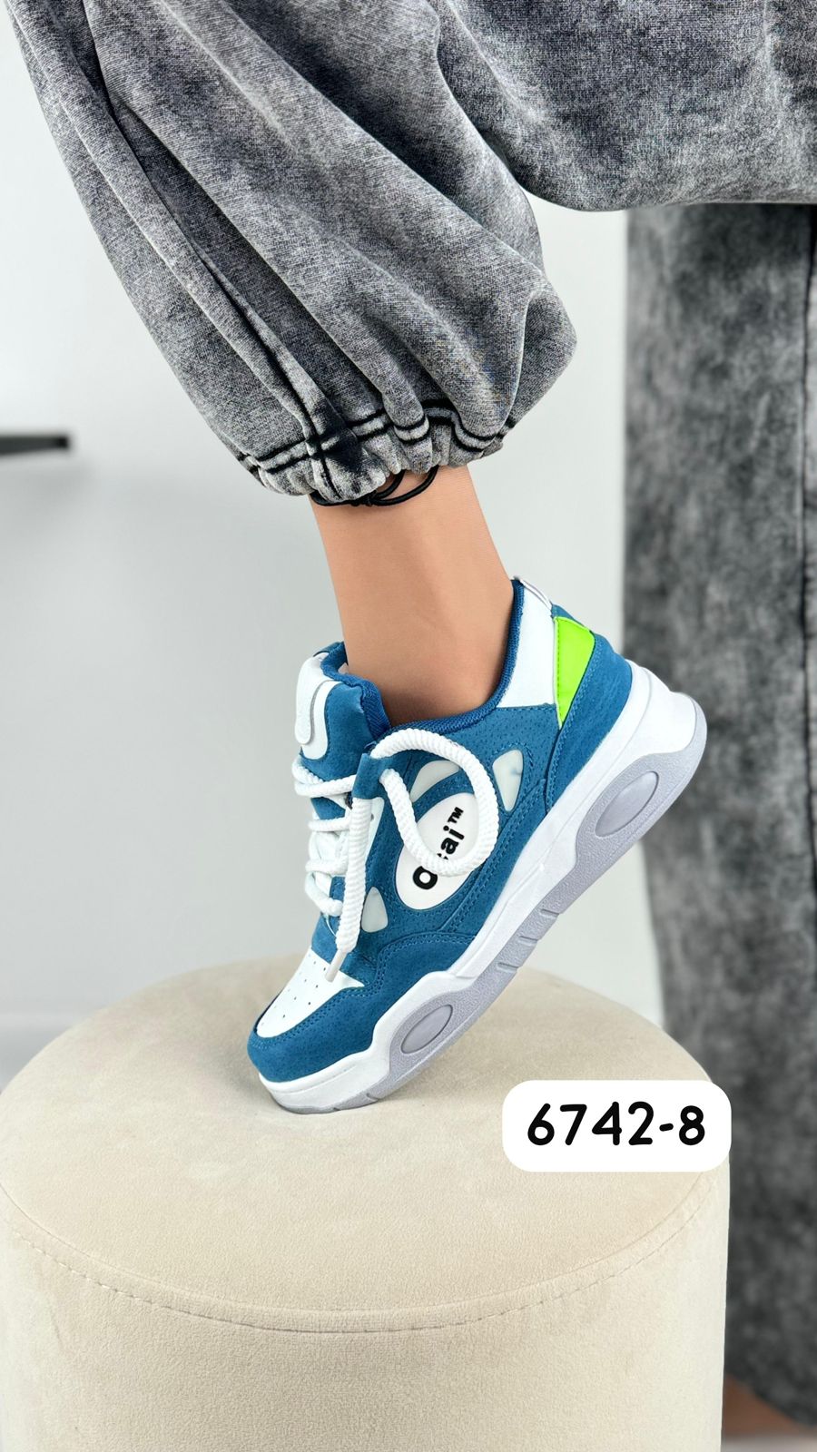 Кроссовки женские, код 2589456