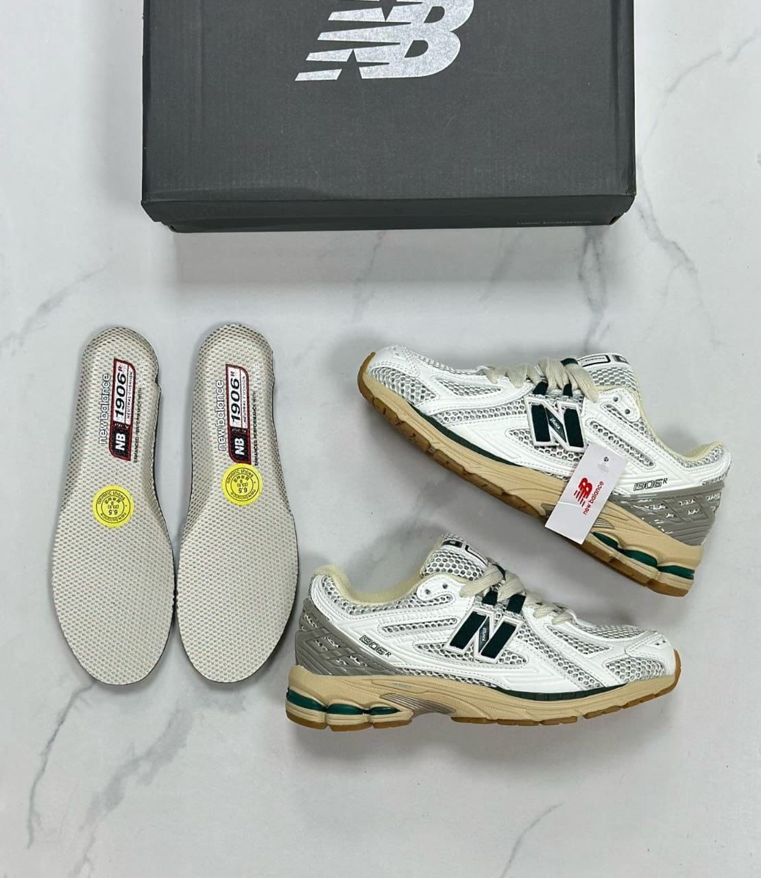 Кроссовки женские, код 2588768