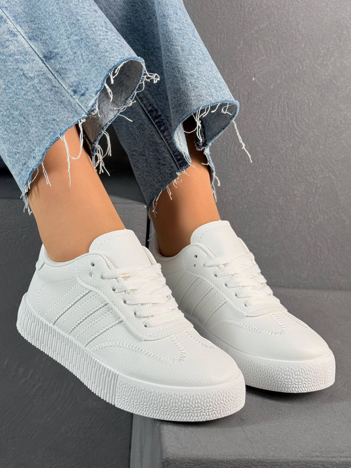 Кроссовки женские, код 2588936