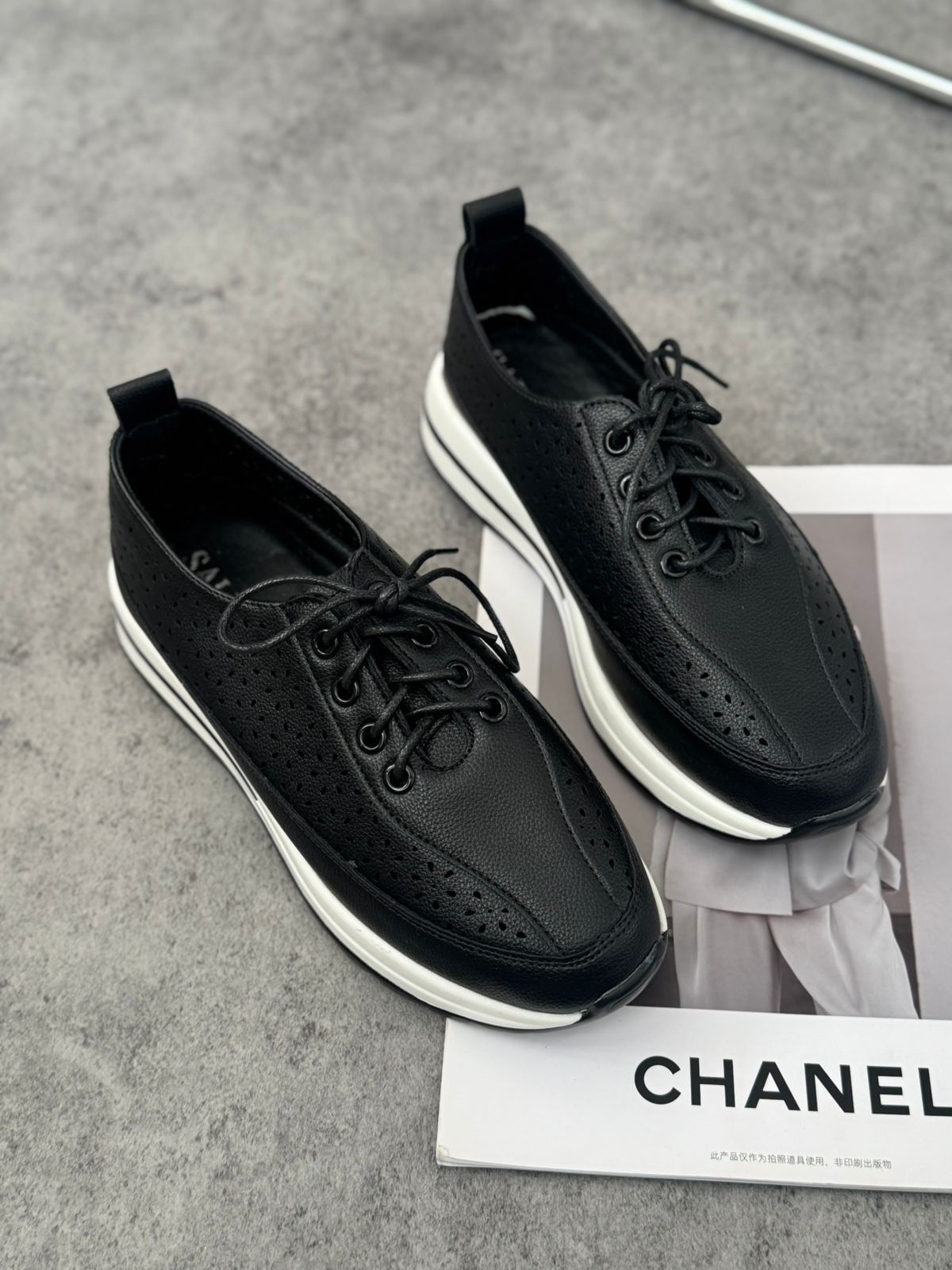 Кроссовки женские, код 2589441