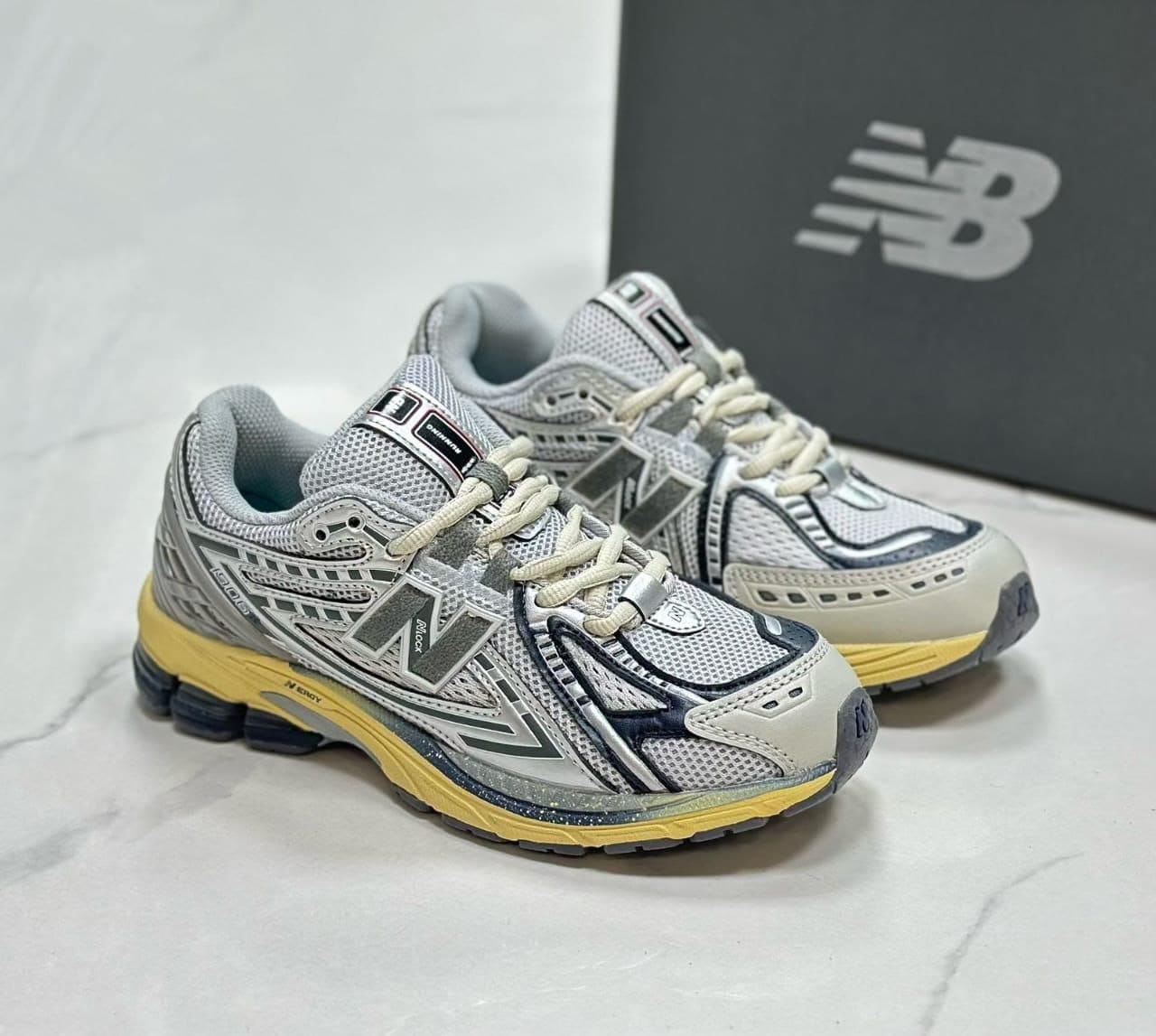 Кроссовки женские, код 2588767