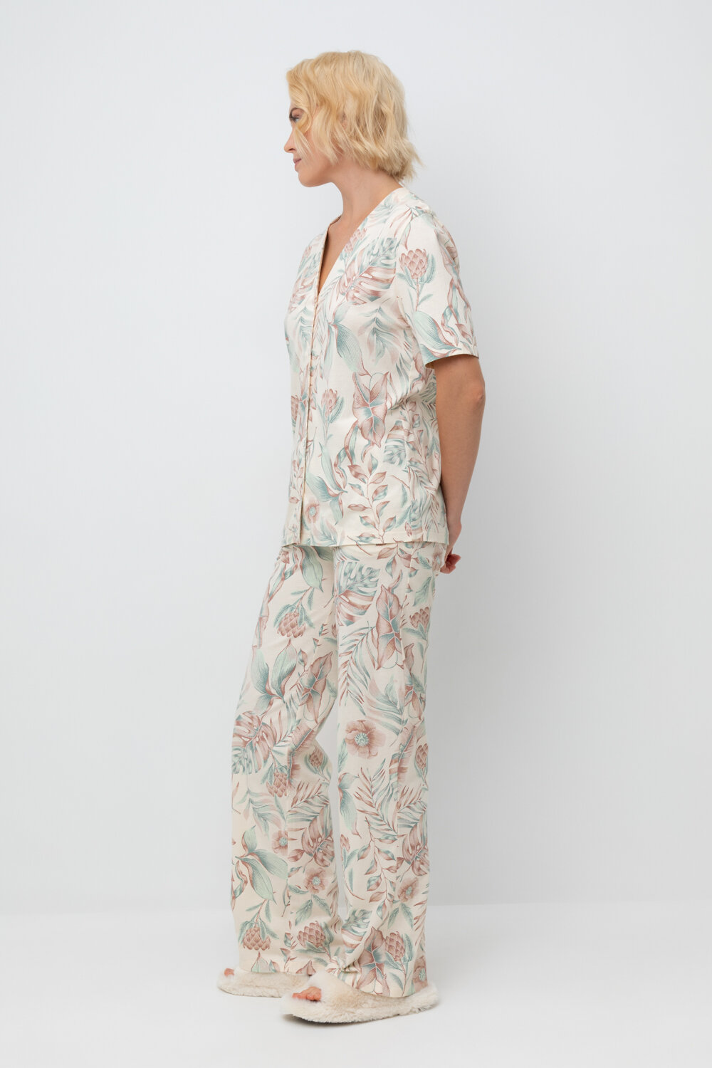 ст. цена2240руб.! Trikozza Пижама Е 20153айвори, акварельные тропики