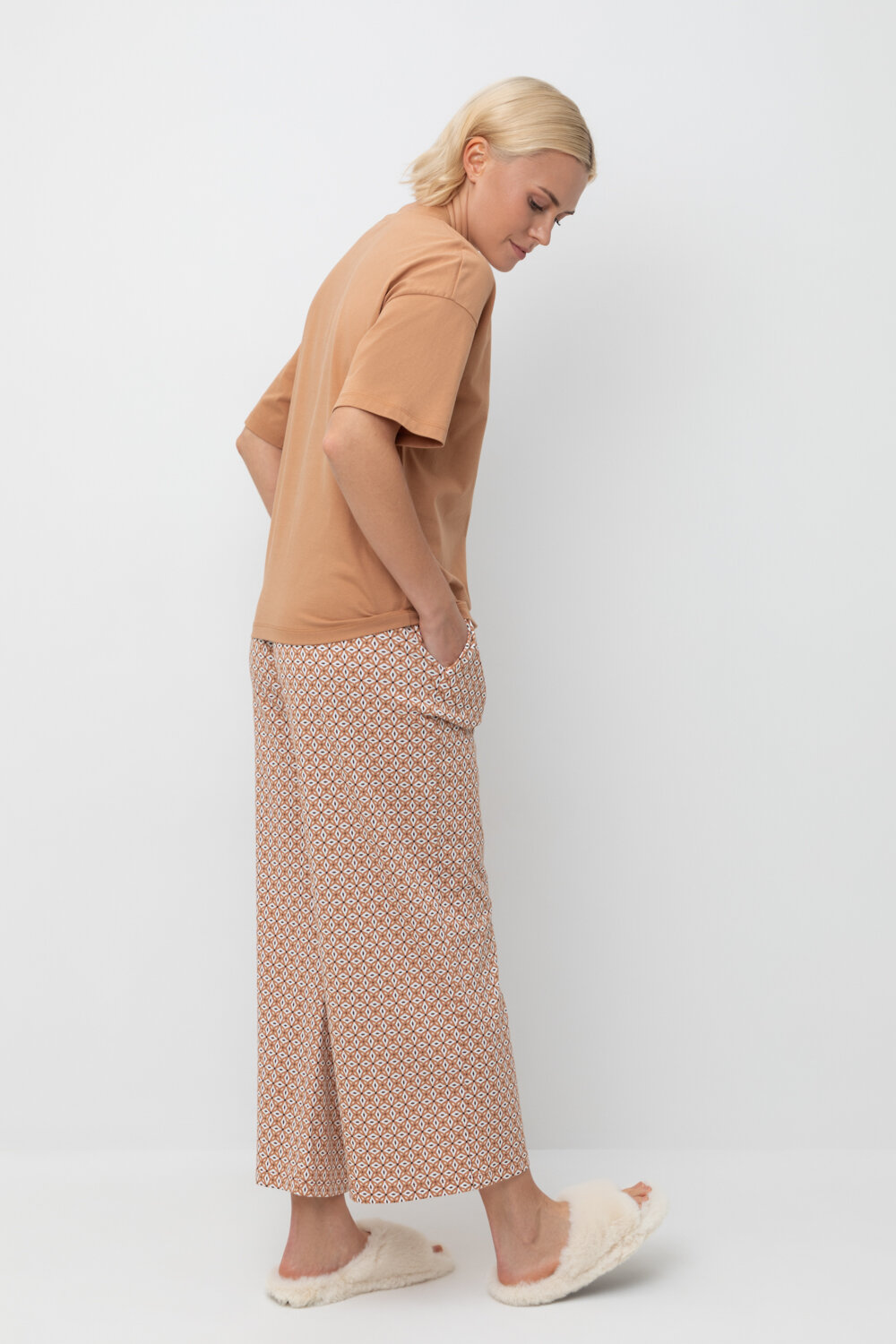 ст. цена2128руб.! Trikozza Пижама Е 20157индийский загар, геометрический орнамент