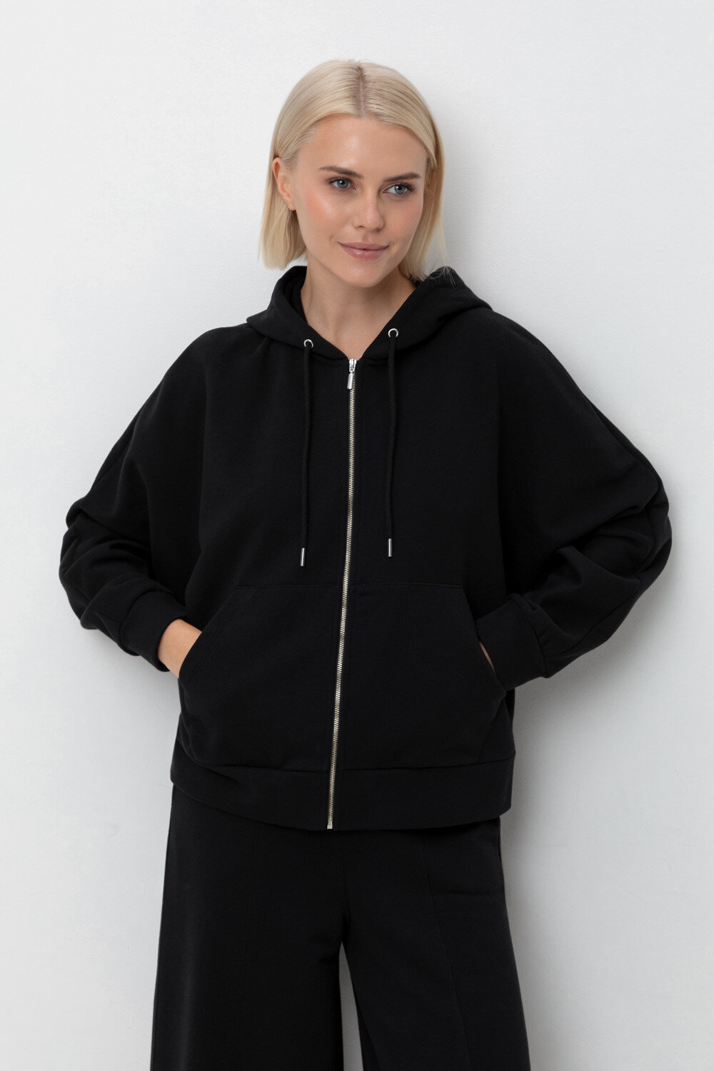 VERY NEAT Толстовка ЕВТ 3312 черный3