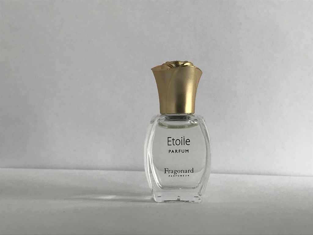 Ароматы этуаль. Духи Rochelle etoiles Parfum. Духи Этуаль женские квадратный флакон. Духи напоминающие миндаль. Imagine etoile духи.