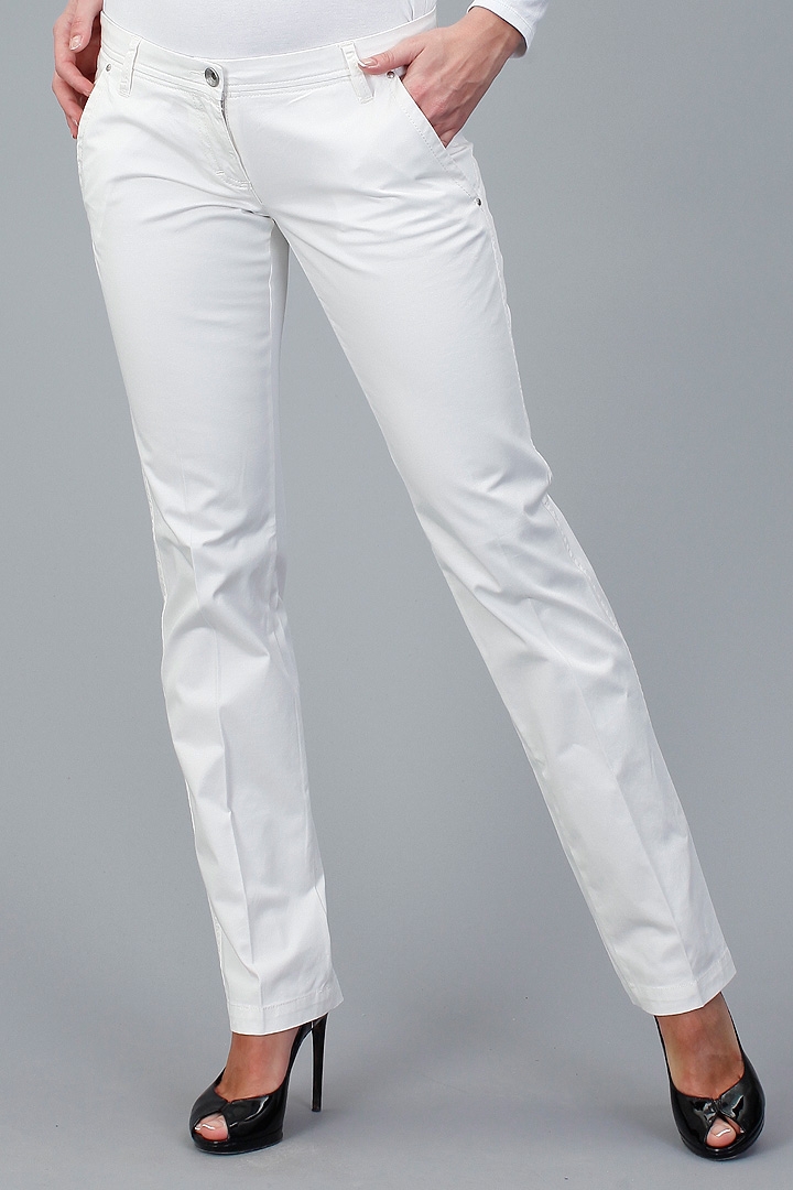 Валберис белые брюки. Белые брюки женские. Белые штаны женские. Белые летние брюки женские. Брюки женские "классика" белый.