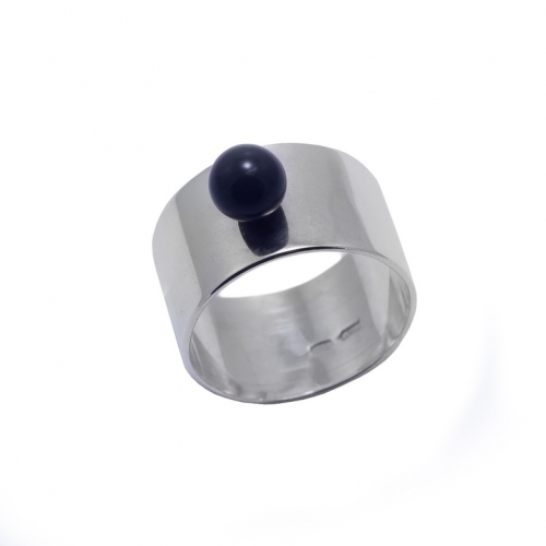 Серебряное широкое кольцо с чёрным агатом