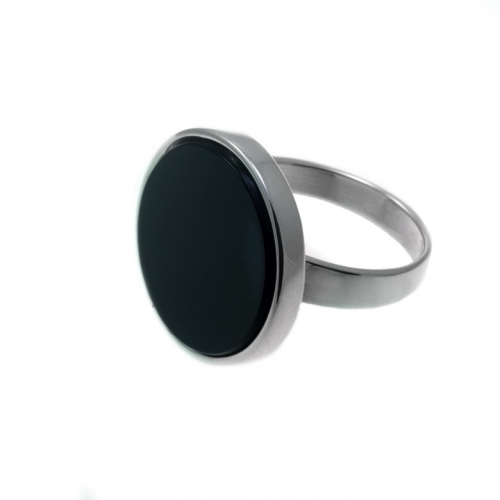 Серебряное кольцо с обсидианом круглой формы