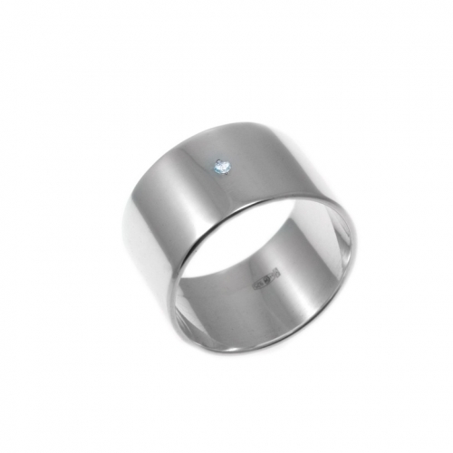 Серебряное широкое кольцо с прозрачным фианитом