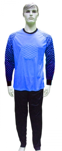 Форма футбольная, вратарская детская. Футболка с длинным рукавом - голубая, брюки - черного цвета. Ткань - полиэстер. Размеры:  24 (36-38), 26 (38-40), 28 (40-42), XL (44)
