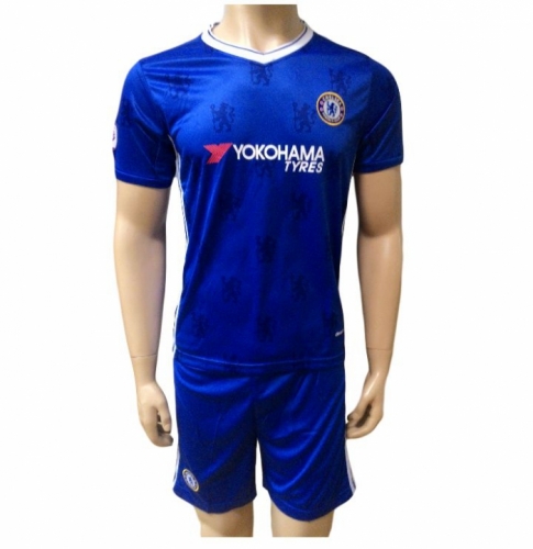 Форма клубная Chelsea для занятий футболом детская. Состав: полиэстер (майка, шорты), синий цвет. Производство: Китай.  Размеры:  24 (36-38), 26 (38-40), 28 (40-42)