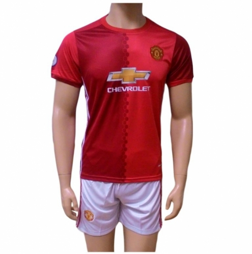 Форма клубная Manchester для занятий футболом детская. Состав: полиэстер (майка, шорты), красный цвет. Производство: Китай.  Размеры:  24 (36-38), 26 (38-40), 28 (40-42)