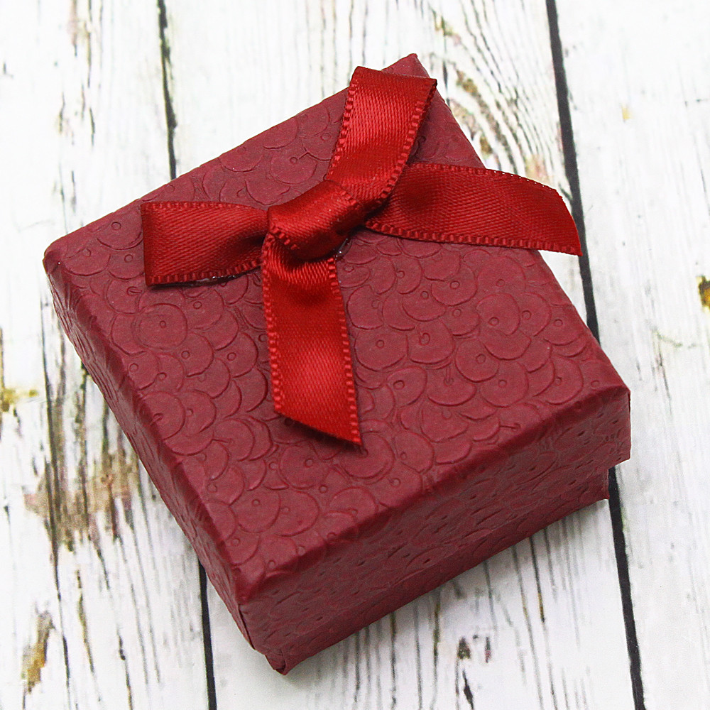 маленький подарок. подарок коричневый. коробочки под бижутерию. красивые коробочки для подарков. кольцо в коробочке.