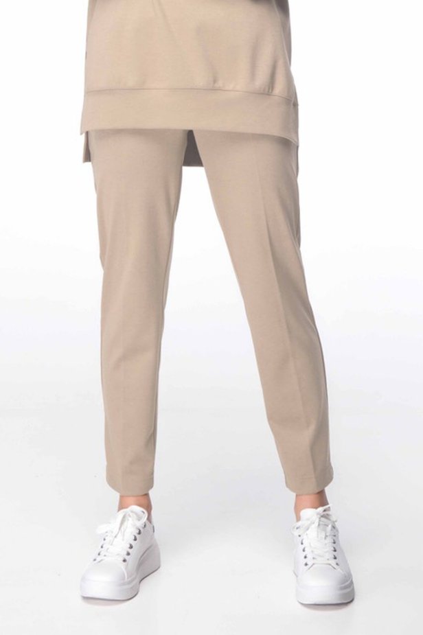 Трикотажные брюки женские классические