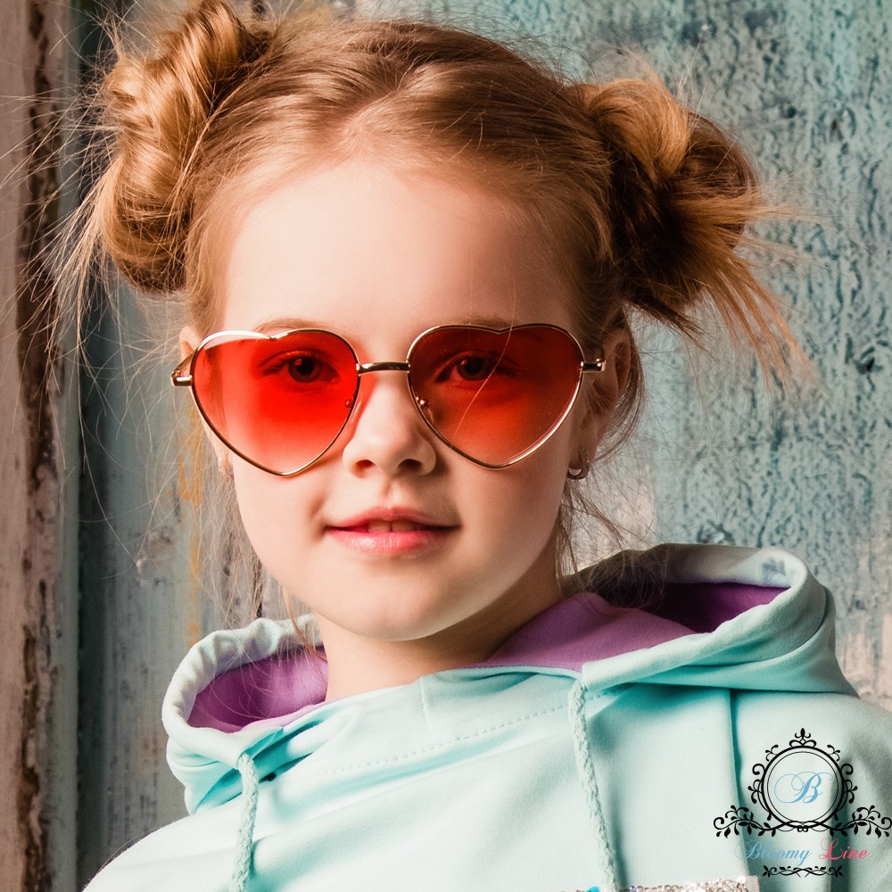 Модные очки для девочки. Модные очки для детей. Модные детский оправы для детей. Очки солнцезащитные детские модные. Модные очки ребенку 12 лет.