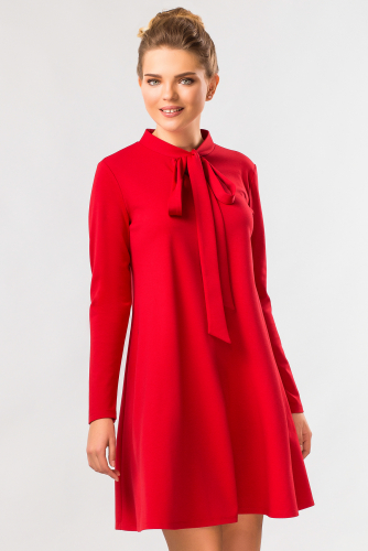 Красное платье с завязками