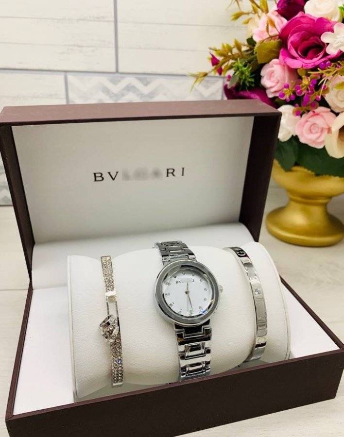 Набор часы браслеты. Часы женские Bvlgari 5779. Часы с браслетом женские комплект. Набор часы с браслетами женские. Часы с браслетом в комплекте.