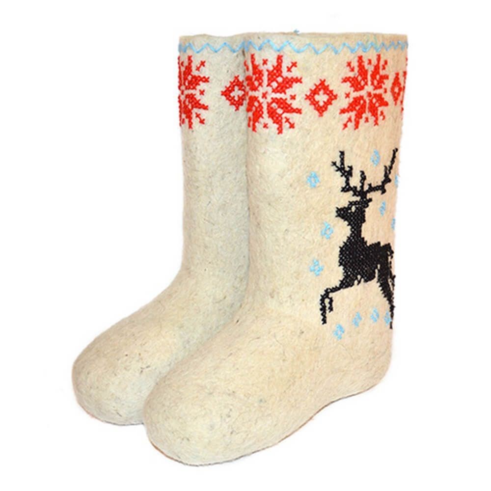 Дети в валенках. Валенки с вышивкой. Валенки love. День валенок. Вологодский катавальный промысел.