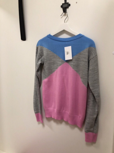 свитер разноцветный